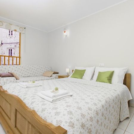 Top City Center Apartments 希贝尼克 外观 照片