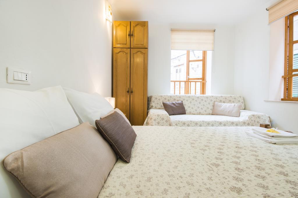 Top City Center Apartments 希贝尼克 外观 照片