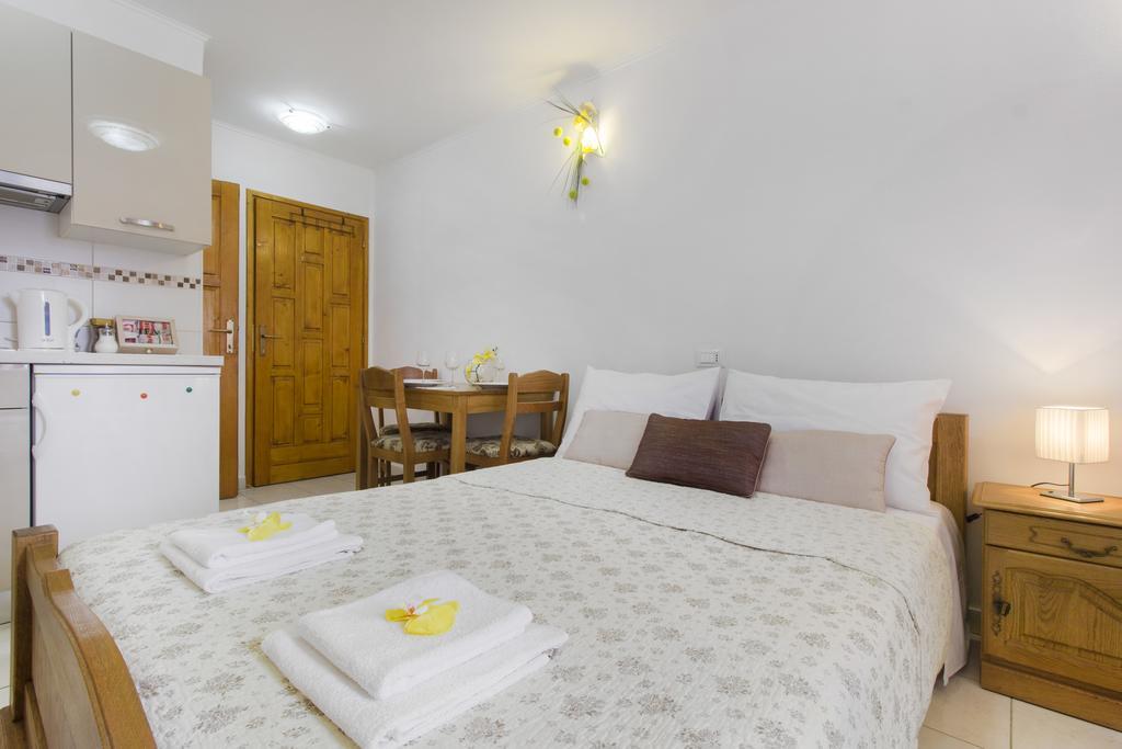 Top City Center Apartments 希贝尼克 外观 照片