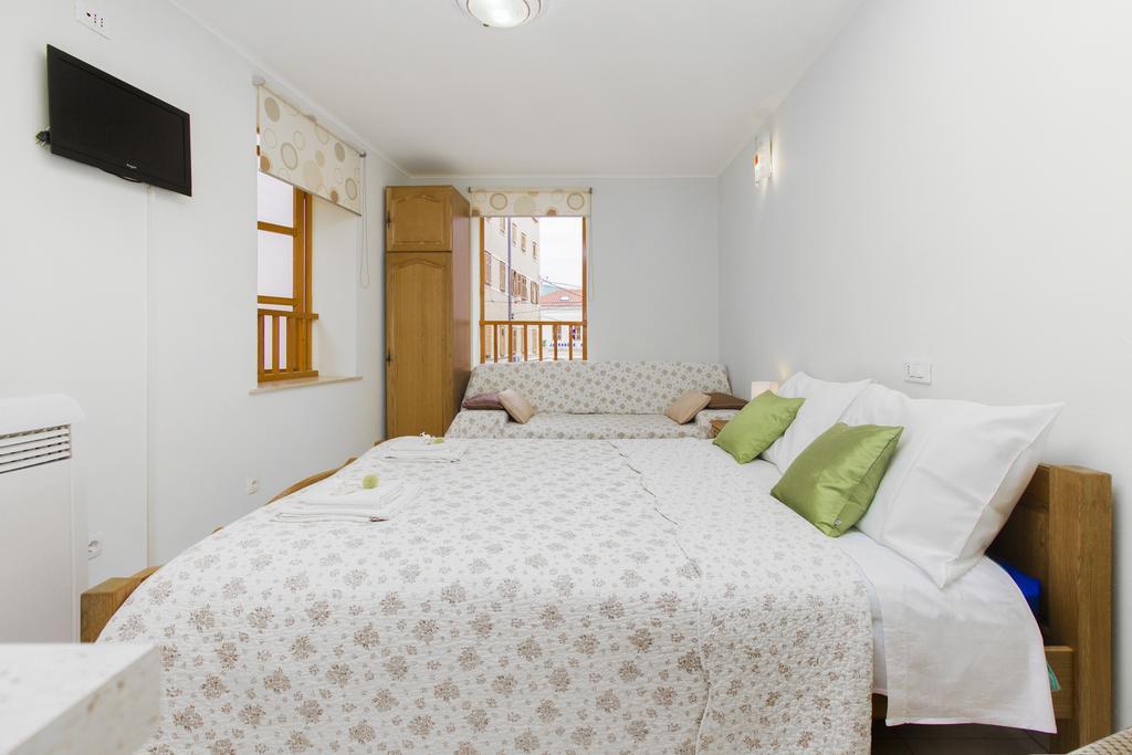 Top City Center Apartments 希贝尼克 外观 照片